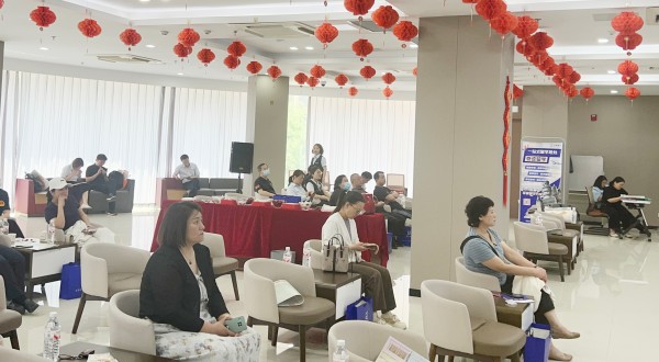 健康中国行——泰安八十八医院“星火燎原”科普宣讲团开展双线心理健康讲座